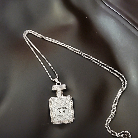 Necklace - Picture 1 of 1